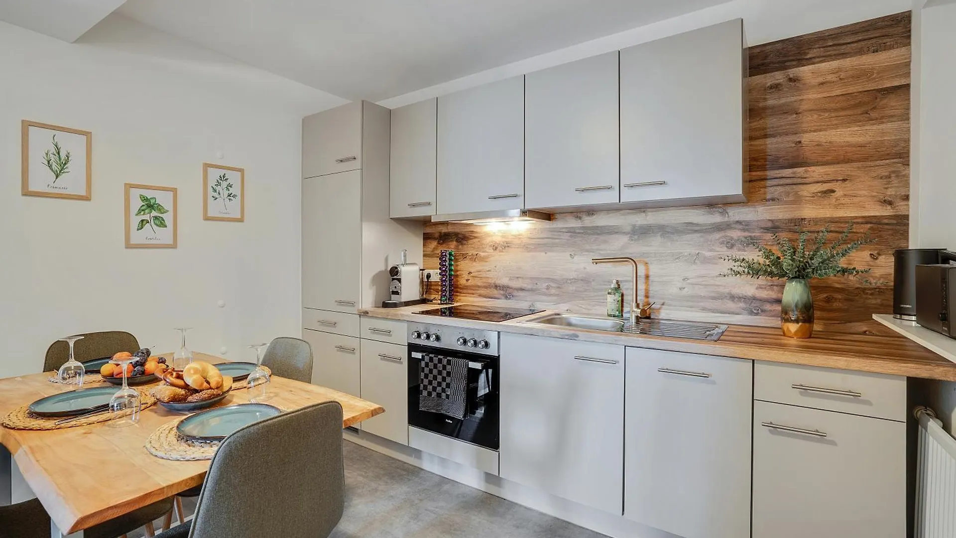 Emerald Design - Historic City Center With Free Parking & Panoramic View By Hero Homes 그라츠 아파트